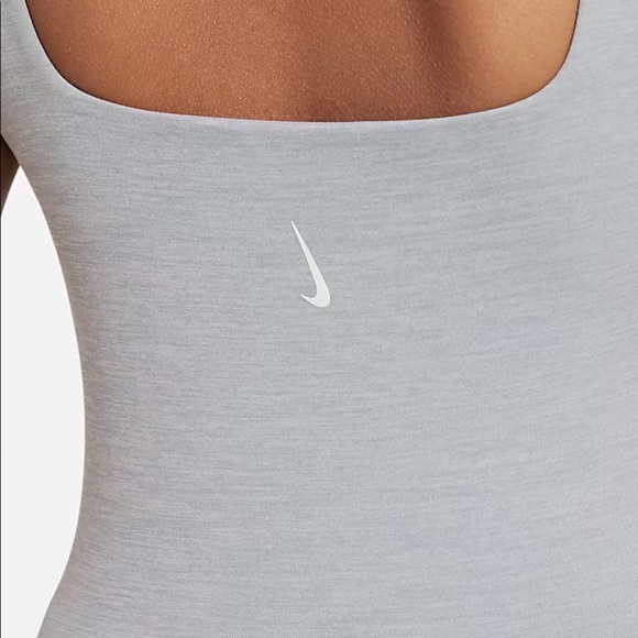 New🌿Nike Yoga Luxe Shelf Bra Tank - Picture 3 of 10